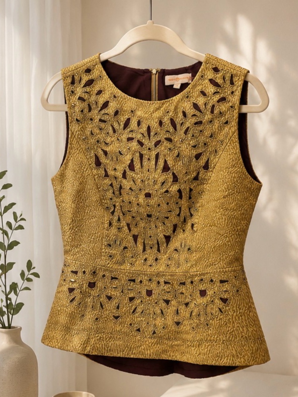 TORY BURCH GOLD BEADED EMBROIDERED PEPLUM TOP – SIZE 6
